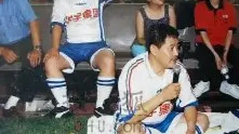 奥运冠军何雯娜与梁超云端完婚，婚纱照美得令人陶醉！